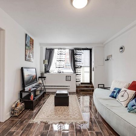 Bright Parkdale Court - Little Portugal W/ Free Parking Apartment Торонто Екстериор снимка