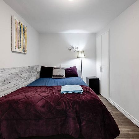 Bright Parkdale Court - Little Portugal W/ Free Parking Apartment Торонто Екстериор снимка