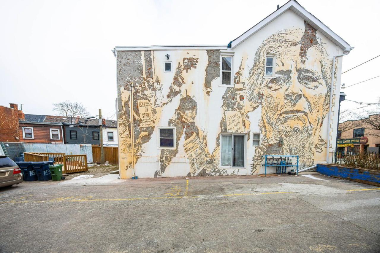 Bright Parkdale Court - Little Portugal W/ Free Parking Apartment Торонто Екстериор снимка