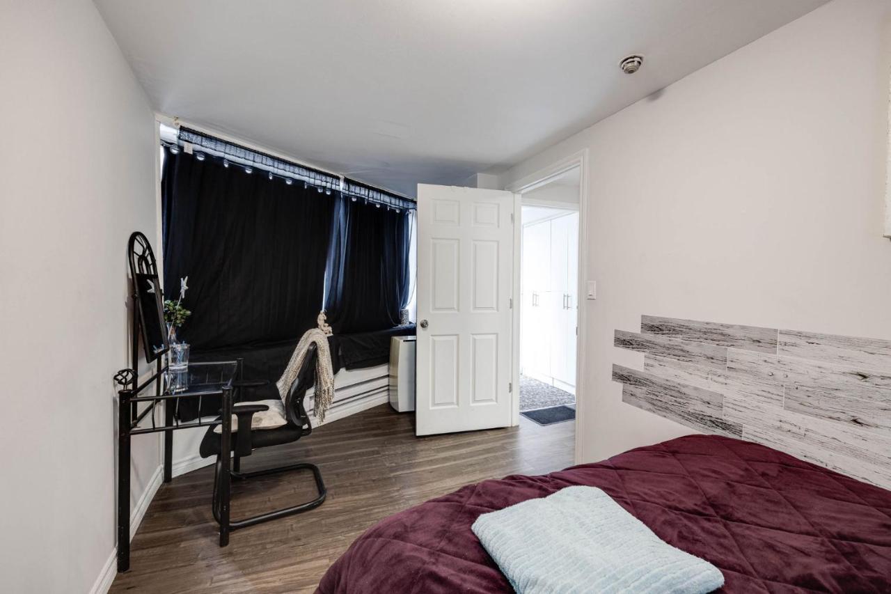 Bright Parkdale Court - Little Portugal W/ Free Parking Apartment Торонто Екстериор снимка