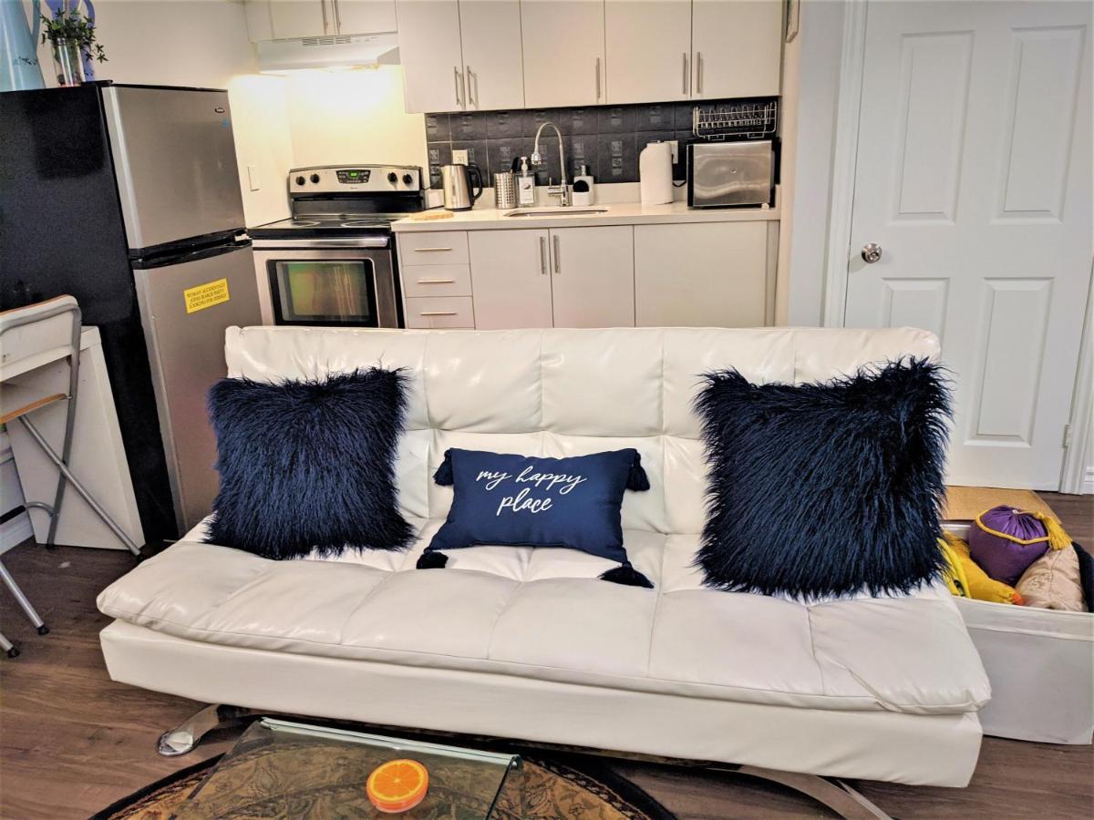 Bright Parkdale Court - Little Portugal W/ Free Parking Apartment Торонто Екстериор снимка