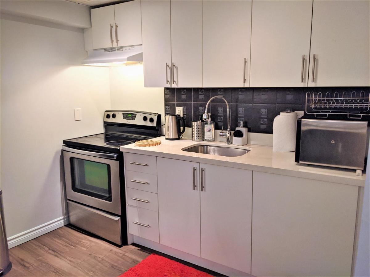 Bright Parkdale Court - Little Portugal W/ Free Parking Apartment Торонто Екстериор снимка